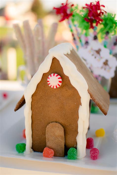 Host a Gingerbread Decorating Party This Holiday Season