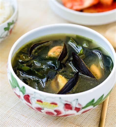 Honghap Miyeokguk (Seaweed Soup with Mussels)