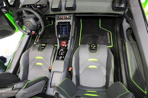 Have You Seen The Lamborghini Huracan Evo Spyder Interior Live? - autoevolution