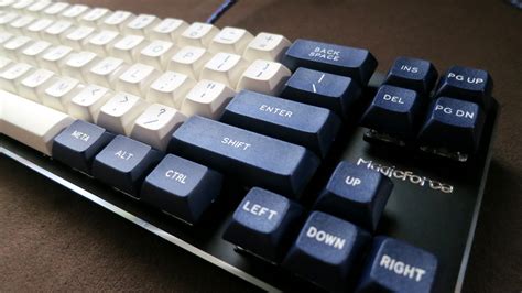 Teclado mecánico ‘Magicforce-68’ con keycaps DSA Royal Navy