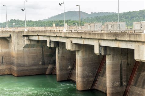 A Visit to Akosombo Dam - Ghana For 91 Days