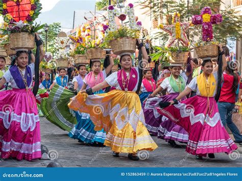 Young Women Dressed with Traditional Clothes Editorial Stock Image ...