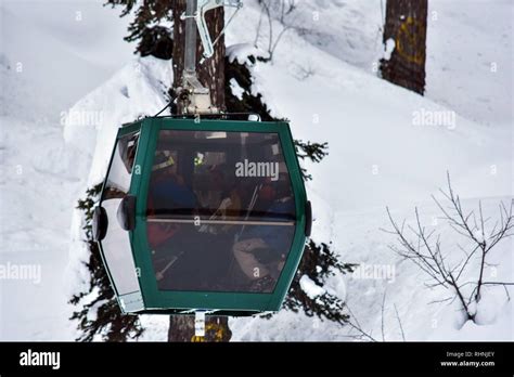 Gulmarg gondola hi-res stock photography and images - Alamy