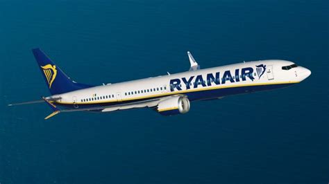 Ryanair signs largest ever order for Boeing's largest 737 MAX | PaxEx.Aero