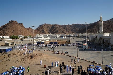 1360x768px | free download | HD wallpaper: uhud, the mountain of uhud, the martyrs of uhud ...