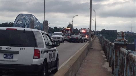 (PHOTOS) McKees Rocks Bridge accident