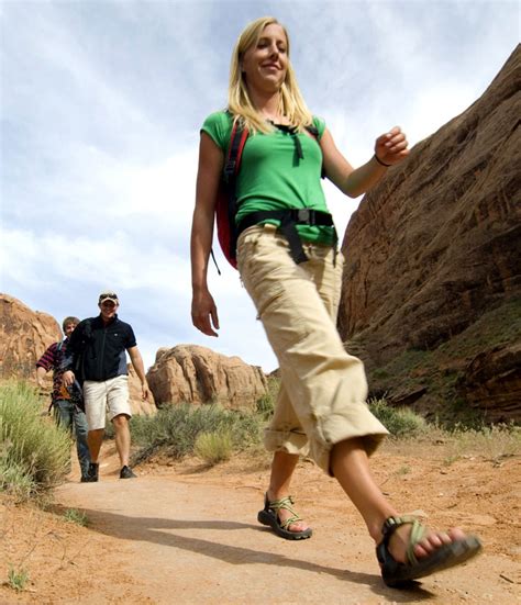 Guided Hiking Tours In The Moab Desert | Moab Cliffs & Canyon Adventure Tours