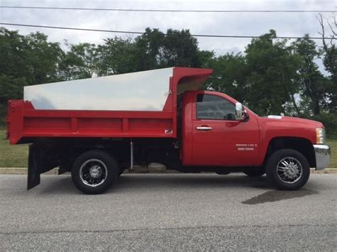 Chevrolet 3500 Dump Truck excellent condition 29k miles - 1GBJC74KX9E111854