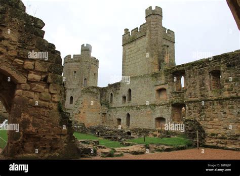 Interior of bodiam castle hi-res stock photography and images - Alamy