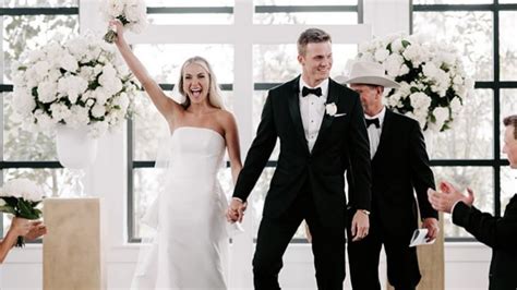 Parker McCollum’s Heartwarming Reaction To Wife Hallie On Their Wedding ...