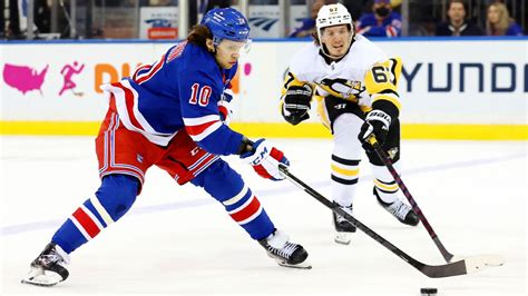 New York Rangers' Artemi Panarin leaves loss with upper-body injury ...