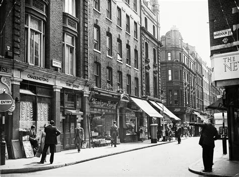 Fascinating Photos of Soho in the 1950s