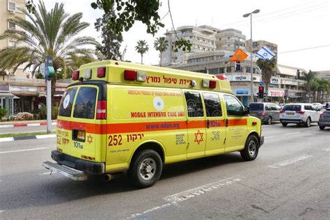 Magen David Adom Ambulance immagine stock editoriale. Immagine di giunzione - 144497169