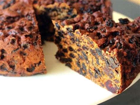 Fruit Cake With Nuts Recipe: Enjoy With Tea, Coffee Or Just By Itself ...