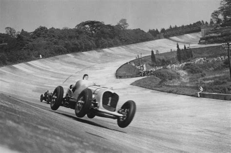 Car Race At Brooklands - 1928