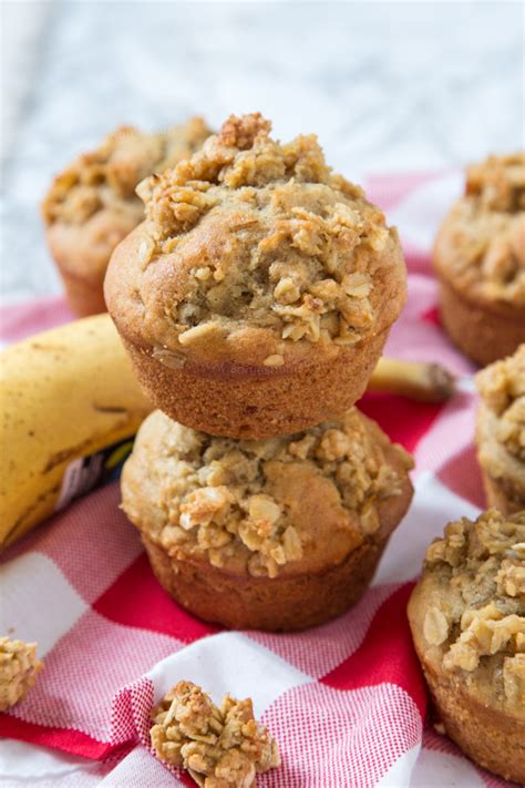 Banana Streusel Muffins - Annie's Noms