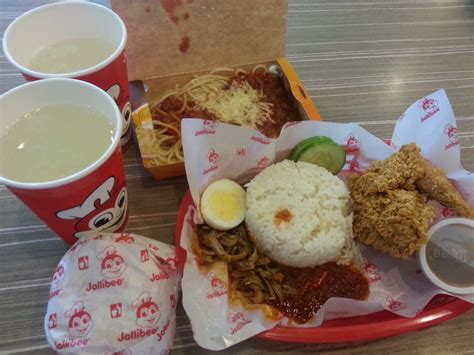 Jollibee S'pore launches new Nasi Lemak Chickenjoy for $5, has Sambal ...