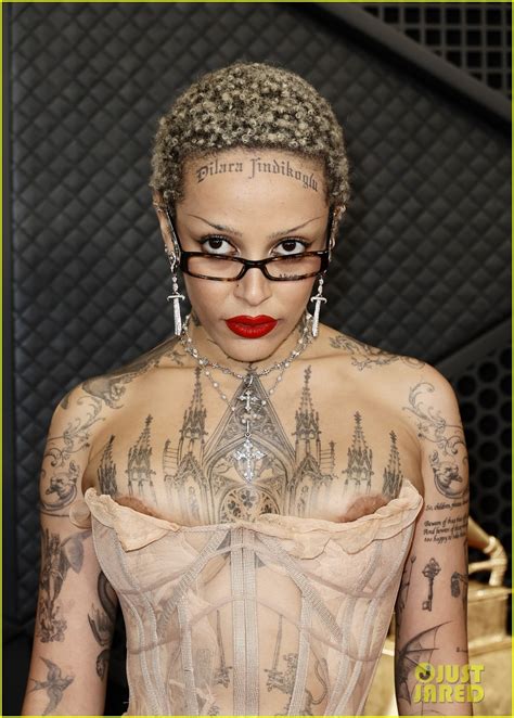 Doja Cat Shows Off Lots of Skin in Daring Grammys 2024 Look!: Photo 5010347 | Grammys Photos ...