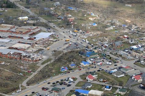 File:Henryville, Indiana March 2, 2012 tornado damage.jpg - Wikipedia