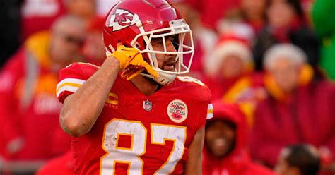 Report: Travis Kelce Agrees to Adjusted Contract with Kansas City ...