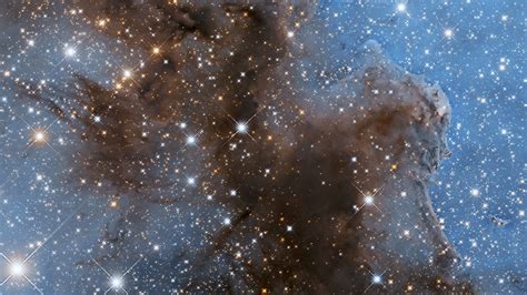 NASA Hubble Telescope Delivers Dazzling New View of Star-Studded Carina ...