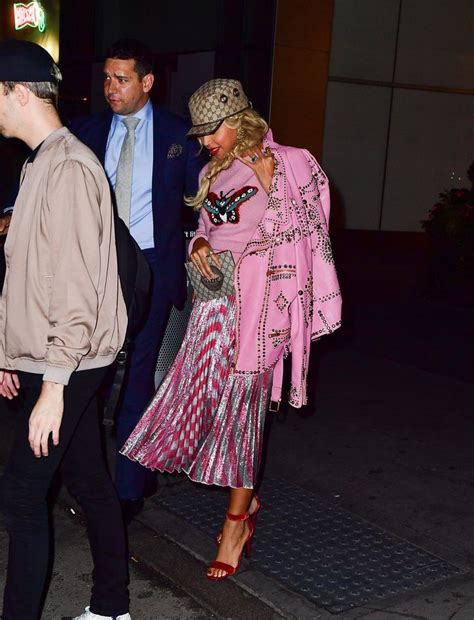 What's Pink, Red And Gucci All Over? Beyoncé, For Some Reason. | HuffPost