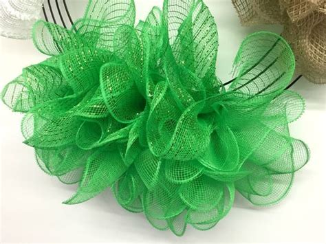 Exploring the Pull Through Wreath Method with Assorted Mesh | Deco mesh ...