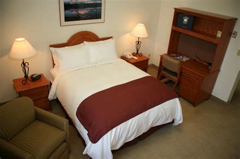 Navy Hotels for TDY and Leisure Lodging -- Navy Gateway Inns & Suites