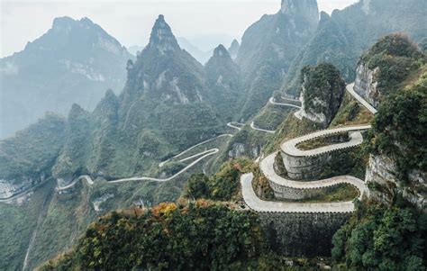 Tianmen Mountain Road, would you dare to enjoy the scenery?... Tianmen ...