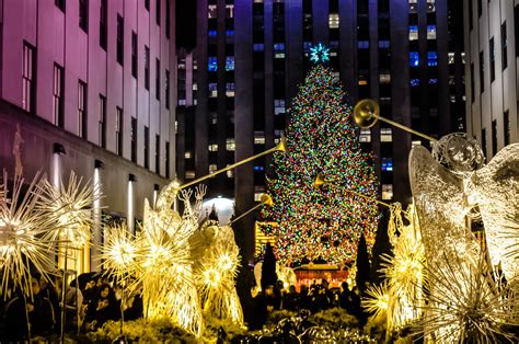 Video of the 'Plaza Hotel' Decked Out for Christmas Is Just Magical ...