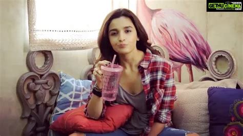 Alia Bhatt Instagram - #DearZindagi, What's up with this Monday ...