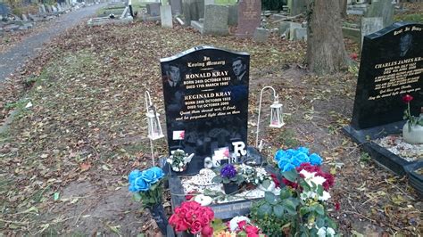 The graves of the Kray Twins : r/mildlyinteresting