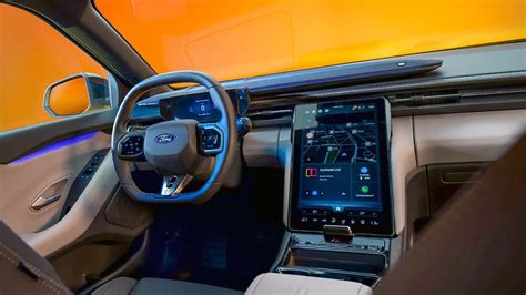 Ford Capri: analizamos el interior del SUV coupé eléctrico