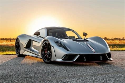 11 Fastest Cars in the World: Supercars Top Speed (2023 Rank) (2024)