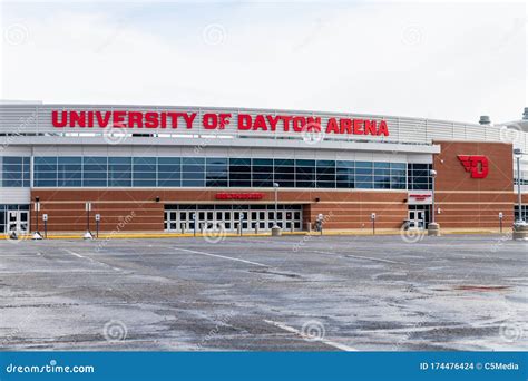 Universidad De Dayton Arena Sede Del Programa De Baloncesto Dayton Flyers Imagen de archivo ...