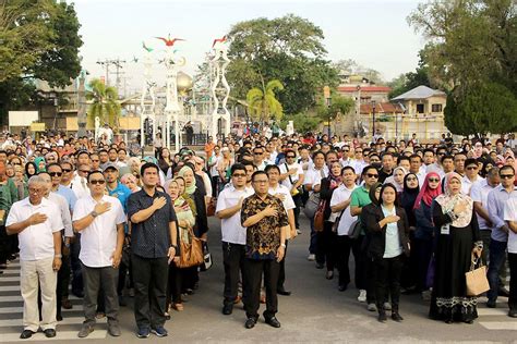 Bangsamoro ARMM holds first flag raising rites in Cotabato | Photos | GMA News Online