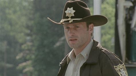 'The Walking Dead': Rick Just Took On His Season 1 Look