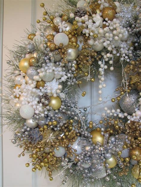 Beautiful Sparkling Silver And Gold Christmas Ornaments Ideas 09 | Gold ...