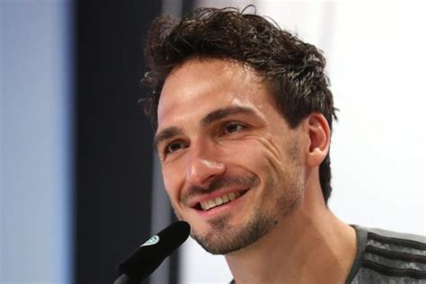 Mats Hummels Wife, Height, Weight, Body Stats, Biography, Other Facts - Networth Height Salary