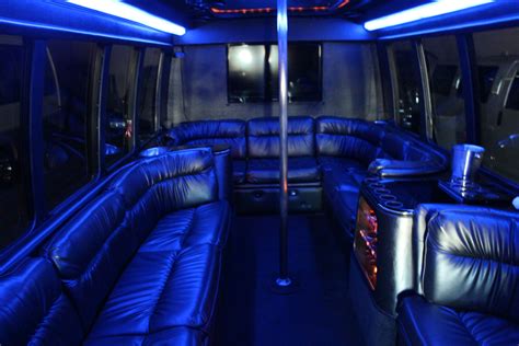 18 Passenger Party Bus | Vegas VIP