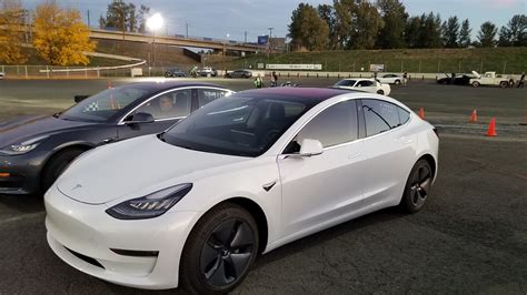 Stock 2018 Tesla Model 3 RWD Long Range 1/4 mile trap speeds 0-60 ...