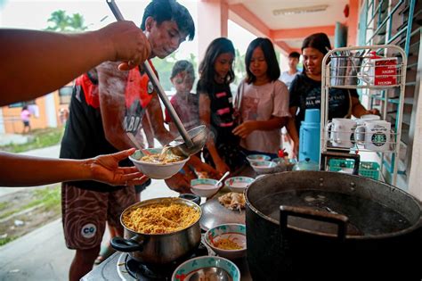 17,000 flee homes as Mayon unrest continues | ABS-CBN News