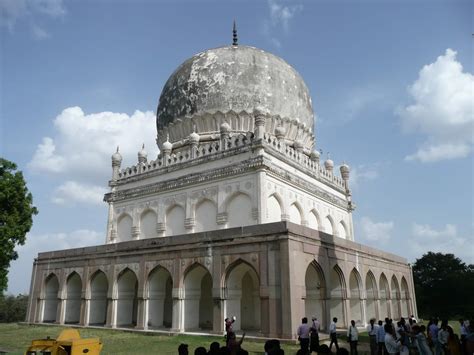 Qutb Shahi Tomb Historical Facts and Pictures | The History Hub