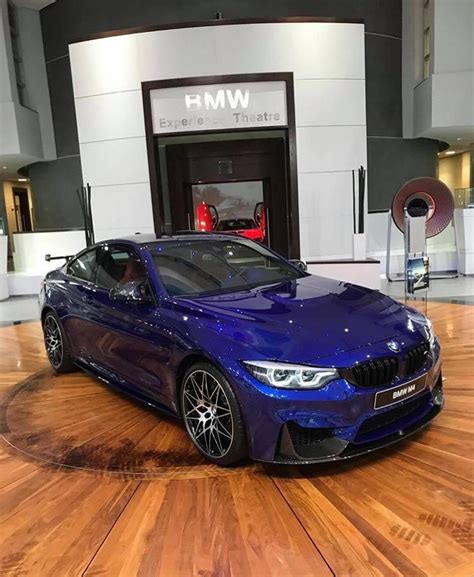 Stunning M4 performance pack in San Marino Blue : r/BMW