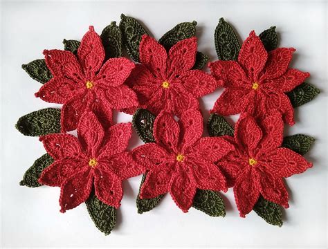 Crochet Poinsettias 1 Flower With 3 Leaves Red Flower - Etsy | Dibujos ...