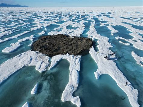 In 1931, Scientists Hunted Ghost Islands in the Arctic With a Zeppelin ...