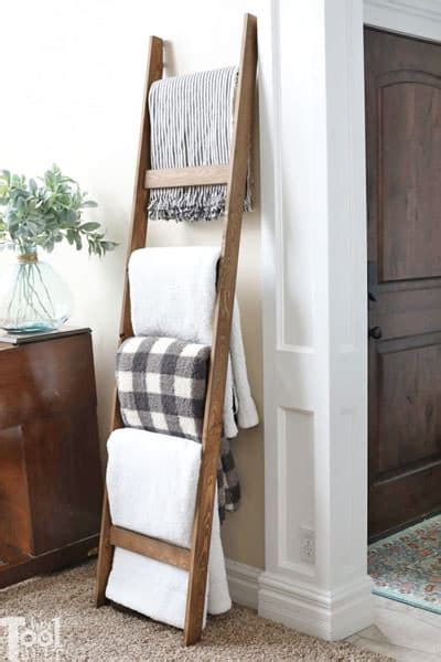 15 Creative Decorating Ideas Using An Old Wooden Ladder Lightlady Studio