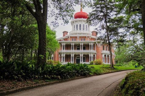 The Haunted History Behind Mississippi's Natchez-Under-The-Hill