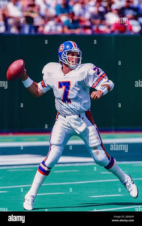 John Elway, Denver Broncos quarterback in 1993 Stock Photo - Alamy