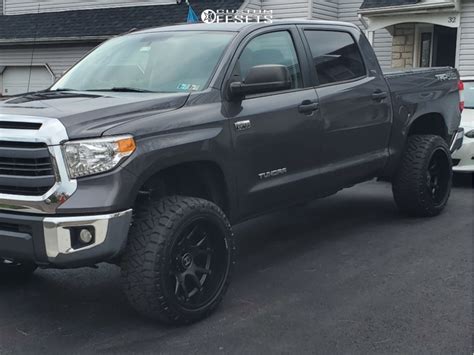 2015 Toyota Tundra Hostile Rage BDS Suspension | Custom Offsets